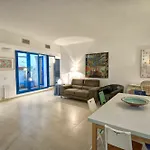 Sanctuary Penthouse By Hello Homes *